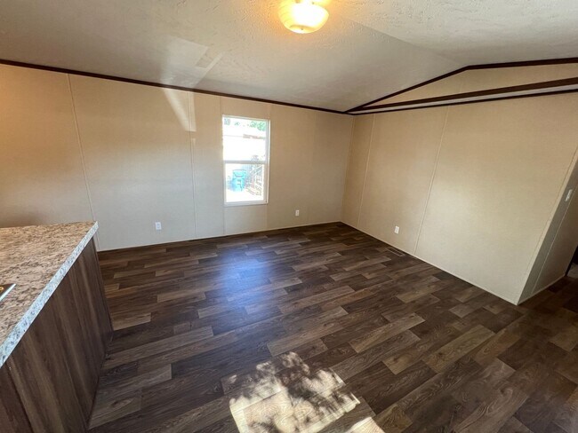 Foto del edificio - New 3 bedroom 2 bath in a Mobile Home Park