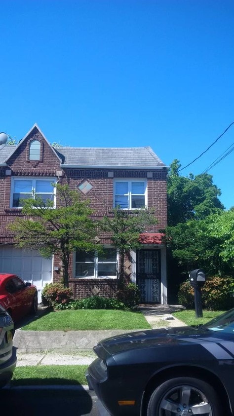 Primary Photo - 224-14 143rd Ave