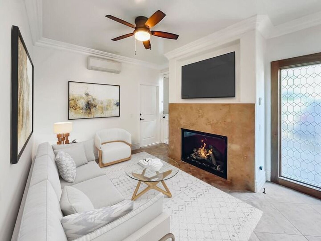 Foto principal - Upgraded 2 Bed / 2 Bath on Fire Mountain