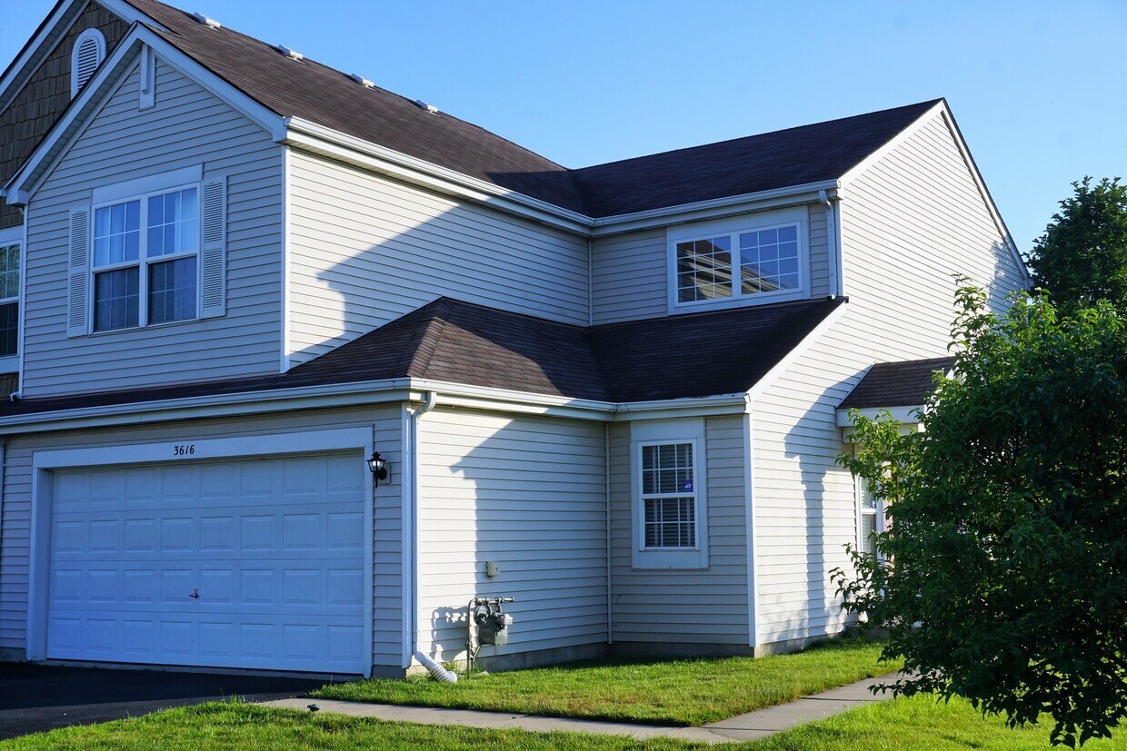 Foto principal - 3616 Forestview Dr