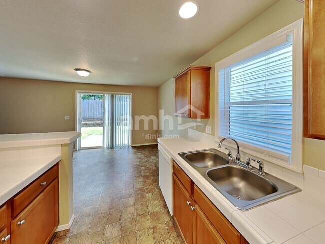 Foto del edificio - 38859 Sawyer St