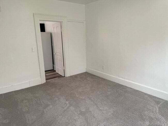 Foto del edificio - 1701 E Ganson St