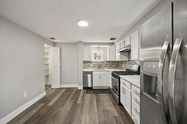 Foto del edificio - 3825 Liberty Ave