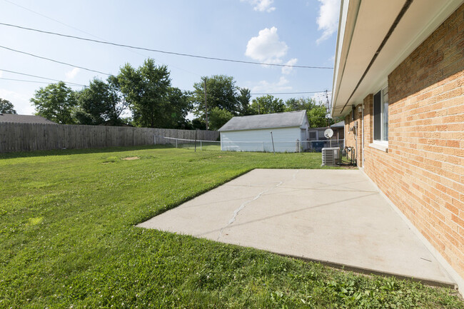 Building Photo - 7129 Cronk Dr