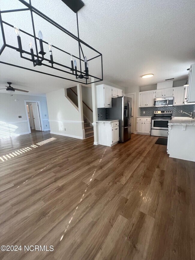 Building Photo - 3704 Tifgreen Dr