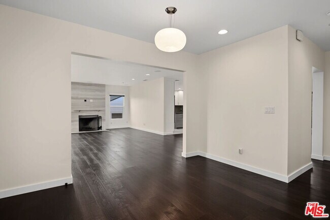 Building Photo - 175 Barlock Ave