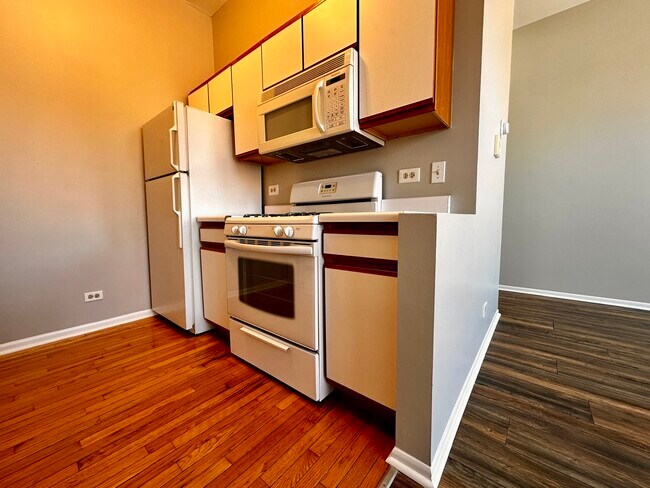 Foto del edificio - 556 W 37th St