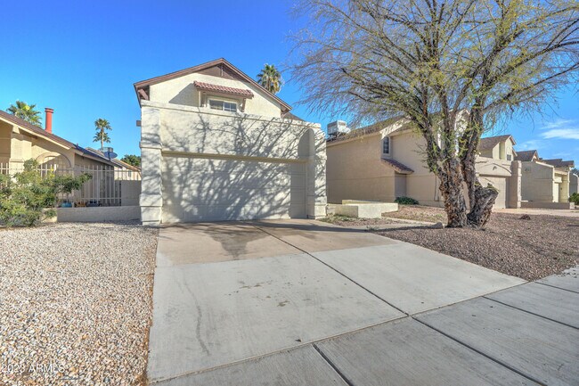 Building Photo - 1202 W Calle Del Norte