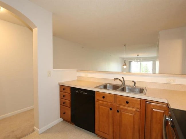 Building Photo - 7152 English Dr