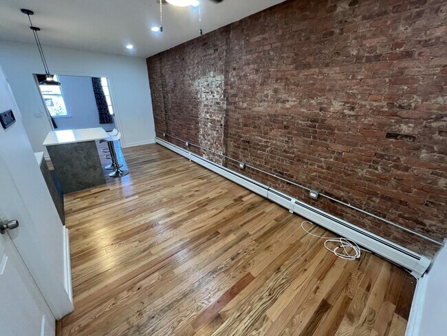 Building Photo - 201 Monticello Ave