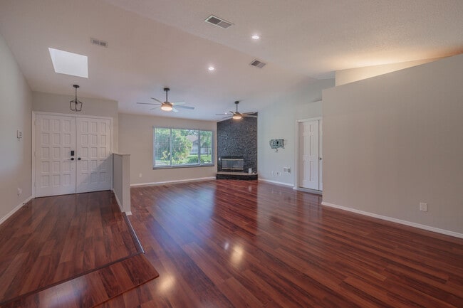 Foto del edificio - 842 SE Streamlet Ave