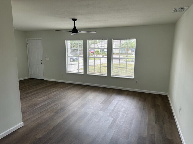 Foto del edificio - 2150 SW Biella Ave
