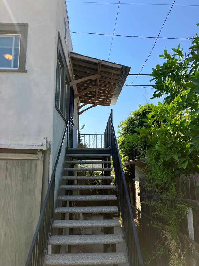 Foto del edificio - 4017 Berenice Ave