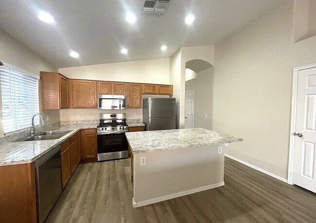 Building Photo - 108 Mccormick Dr