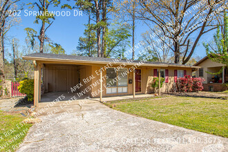 Building Photo - 202 Springwood Dr