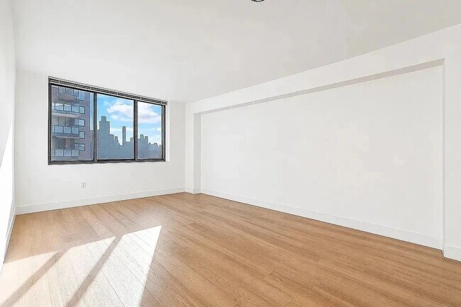 Foto del edificio - 1735 York Ave