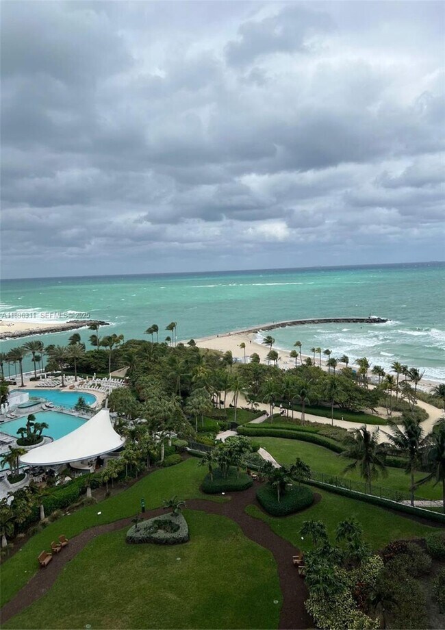 Foto del edificio - 10275 Collins Ave