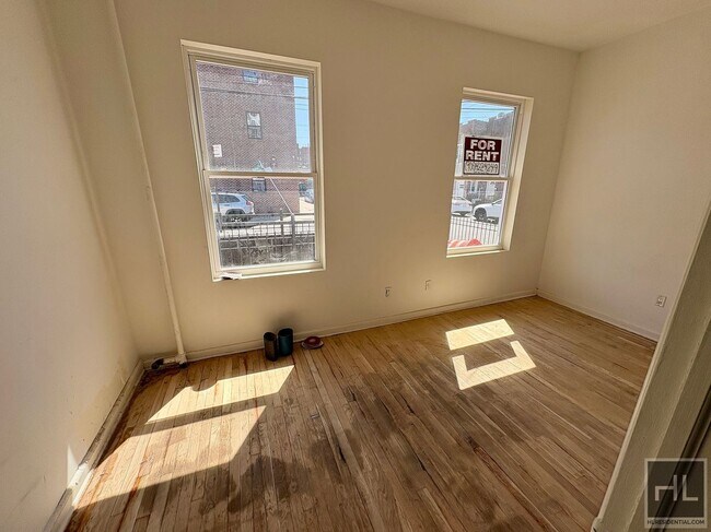 Foto del edificio - BAKER AVENUE, BRONX