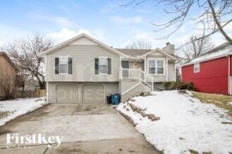 Building Photo - 1709 NE Auburn Dr