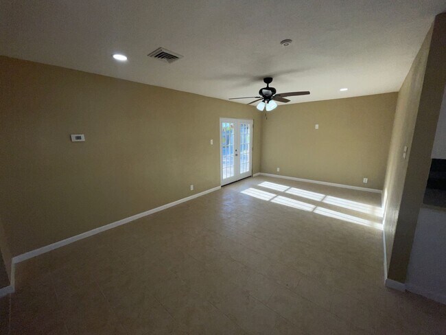 Foto del edificio - 3 bedroom 2 bathrooms