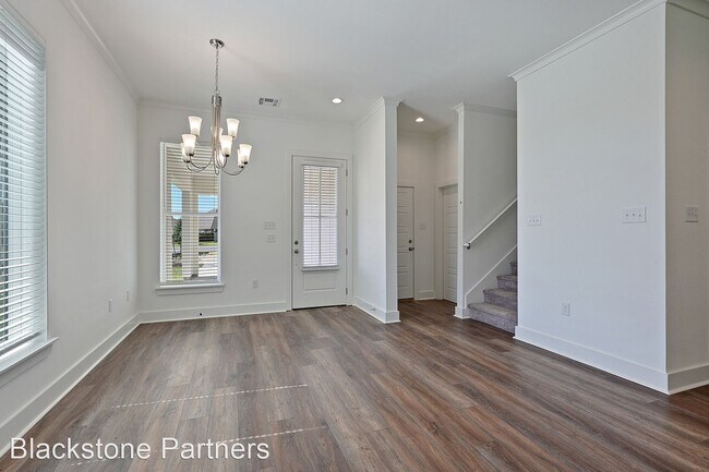 Building Photo - 3 br, 2.5 bath House - 604 Lake Shelf Dr