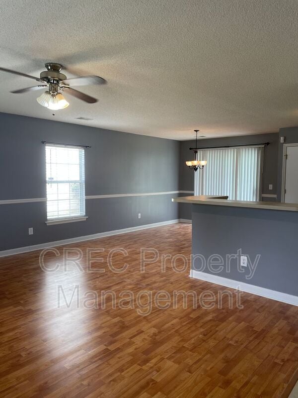 Building Photo - 204 2 Pond Loop