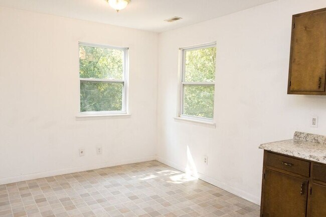 Building Photo - 8330 Middle Rd