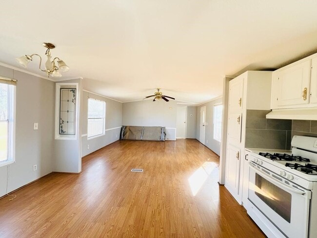 Foto del edificio - 35226 Free Ln