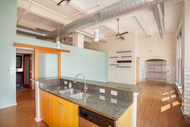 Building Photo - 1136 Washington Ave