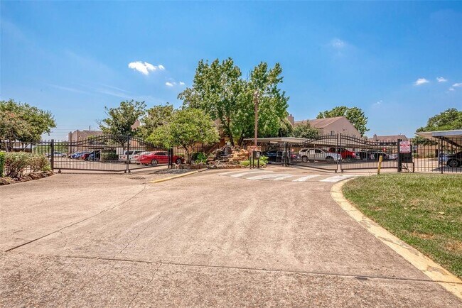 Foto del edificio - 10555 Turtlewood Ct