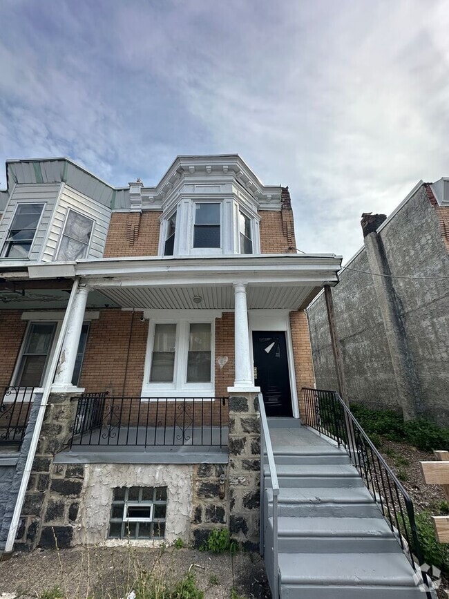 Building Photo - 5706 Delancey St