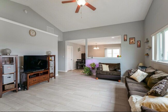 Foto del edificio - HOUSE...3 Bedroom 2 Bath