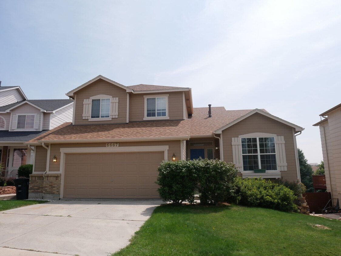 Primary Photo - 4 Bed 3 Bath with AC!