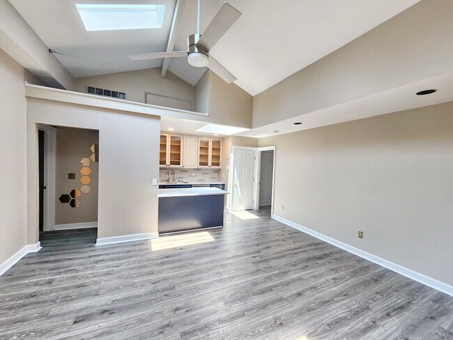 Building Photo - 523 Liberty Hl