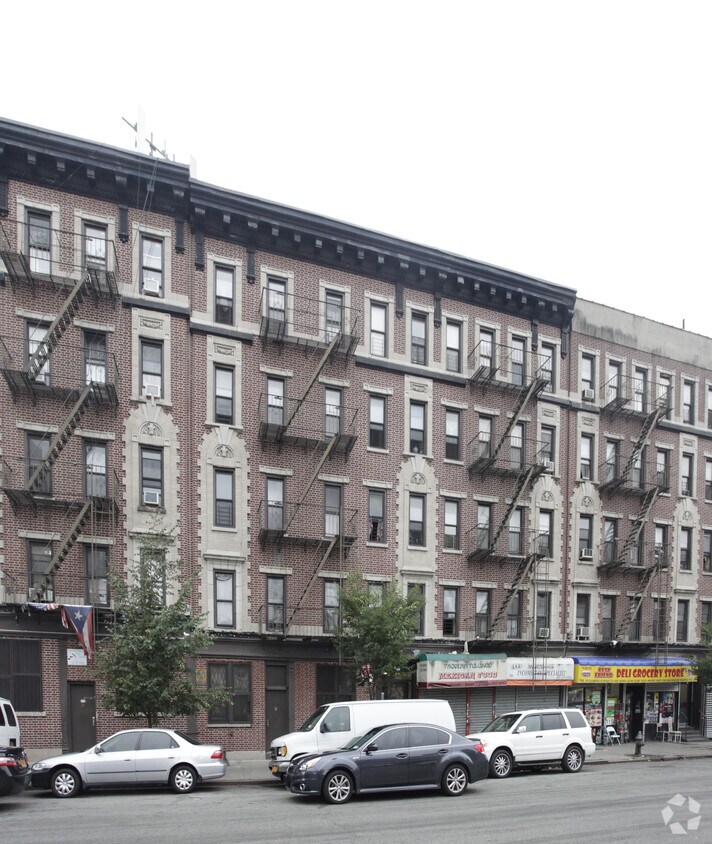 Building Photo - 790 E 152nd St