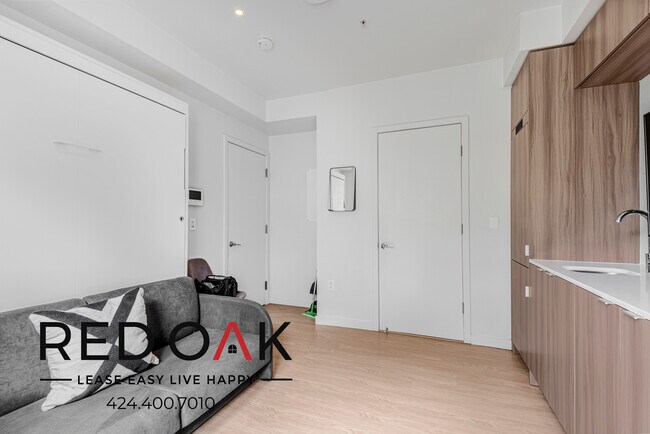 Foto del edificio - 11649 Mayfield Ave