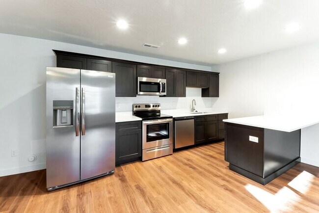 Foto del edificio - Remodeled Vineyard Townhome w/ 2 Car Garage