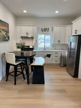 Building Photo - 231 Doris Ave