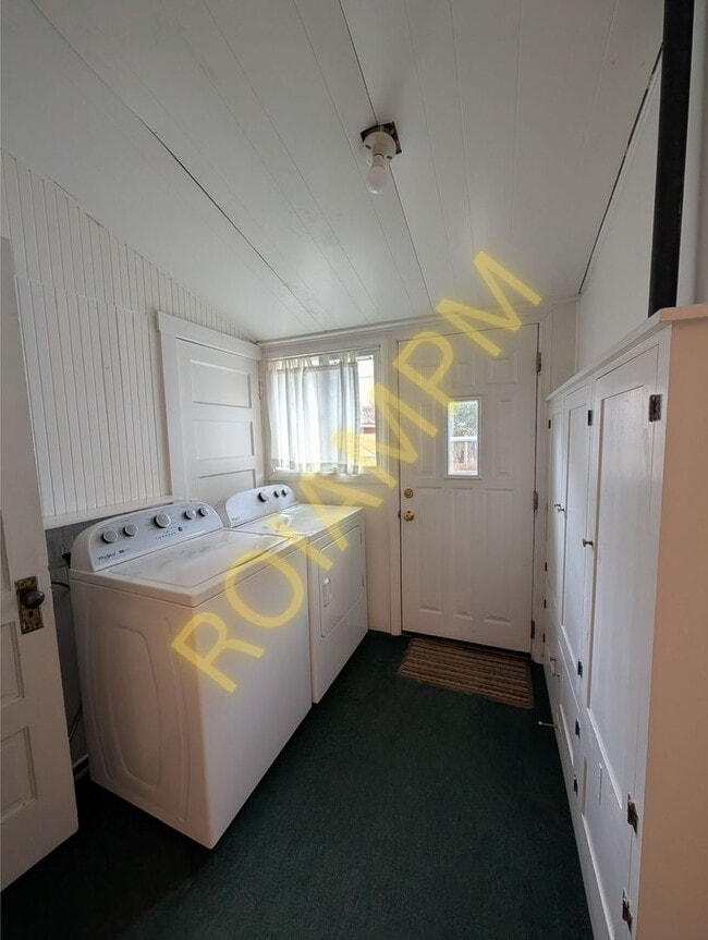 Building Photo - Charming Vintage 2 bed 1 bath home