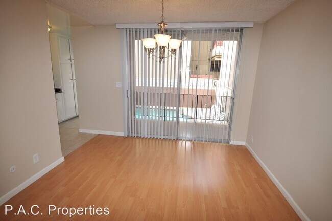 Building Photo - 1 br, 1 bath Apartment - 11310 Camarillo S...