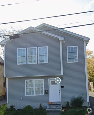 Building Photo - 346 Admiral St