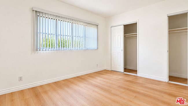 Building Photo - 633 Hayworth Ave