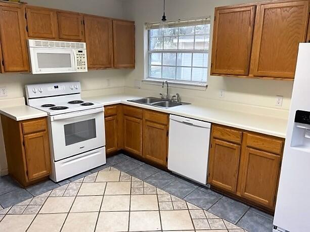Foto del edificio - 2771 River Run Rd