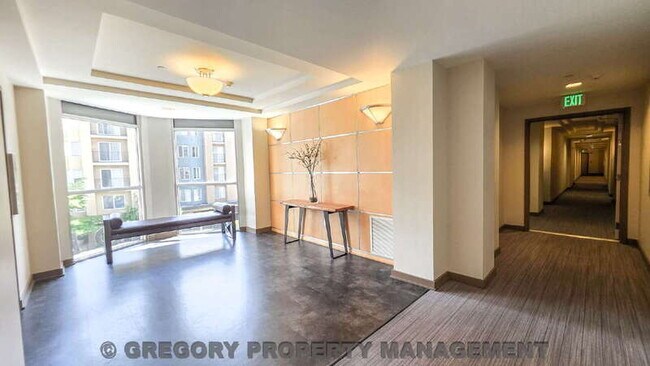 Foto del edificio - 925 110th Ave NE