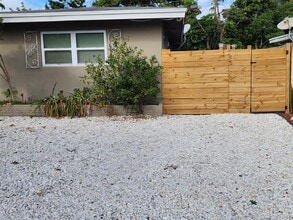 Building Photo - 3831 SW 11th St