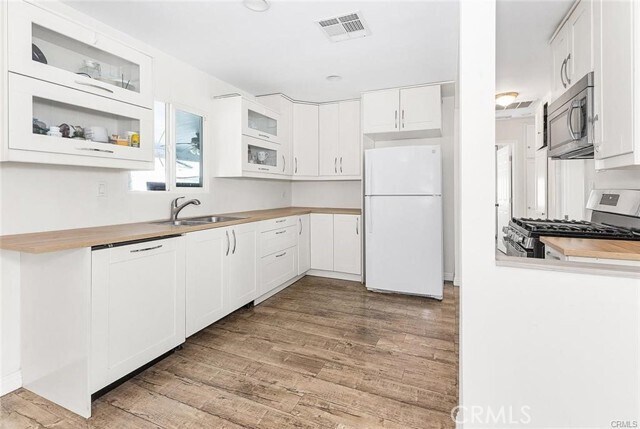 Foto del edificio - 8827 Sylmar Ave