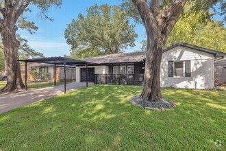 Building Photo - 4946 Lamonte Ln