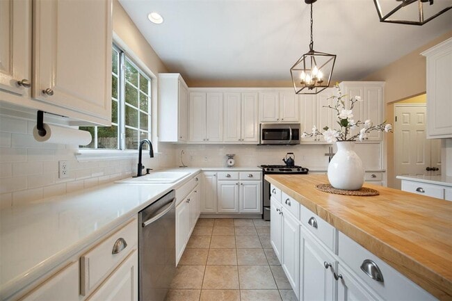 Building Photo - 1215 Boerne Dr