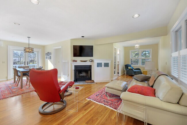 Área de estar - 12 Applewood Ln