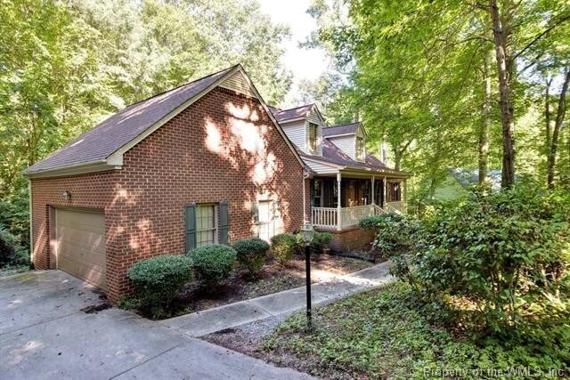 Primary Photo - 104 Edgewood Ln